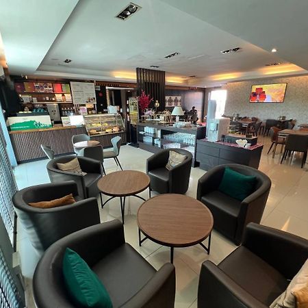 Hotel De Leon Lahad Datu Dış mekan fotoğraf